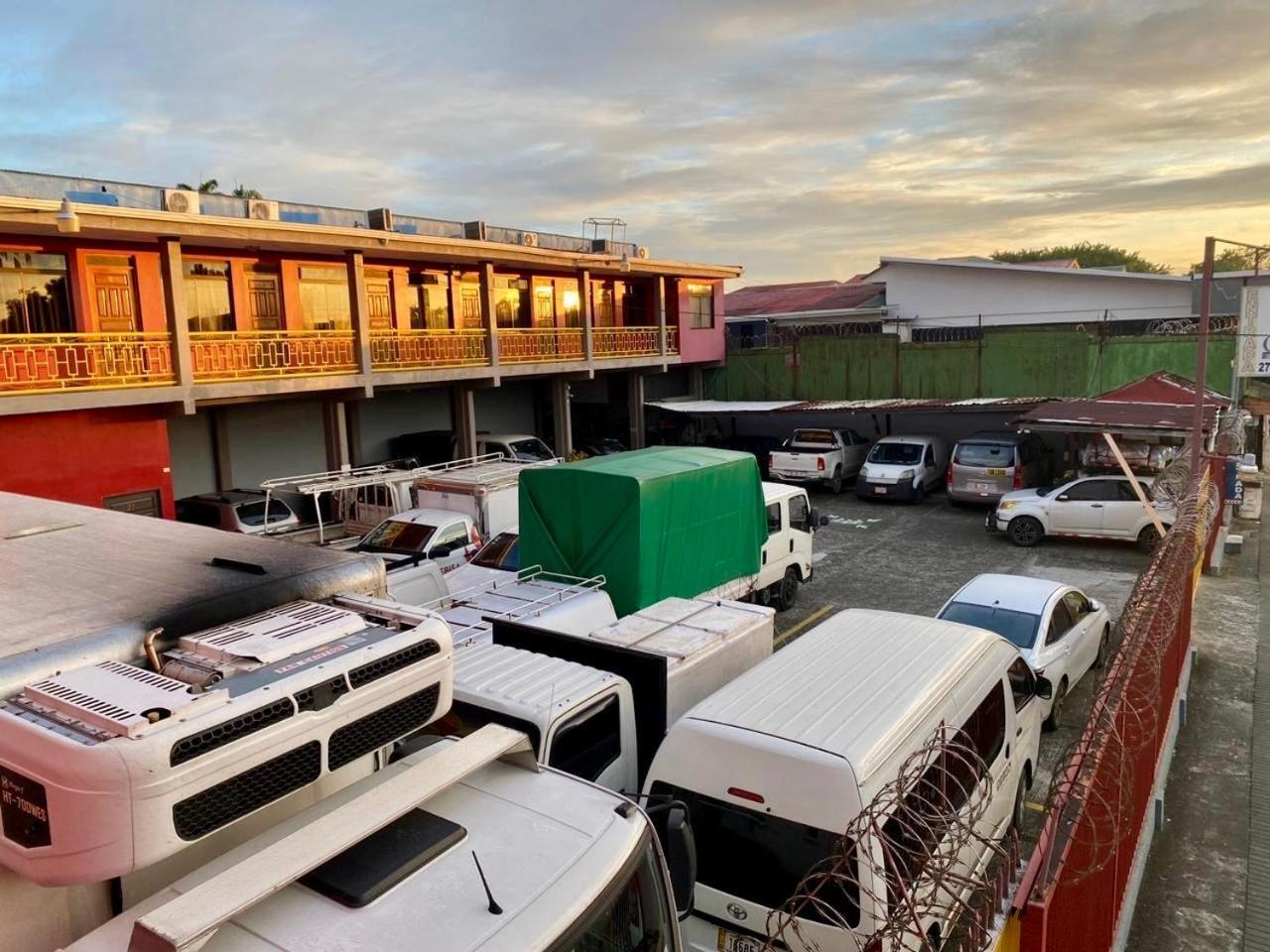 Hotel Costa Del Sol Puerto Limon Extérieur photo