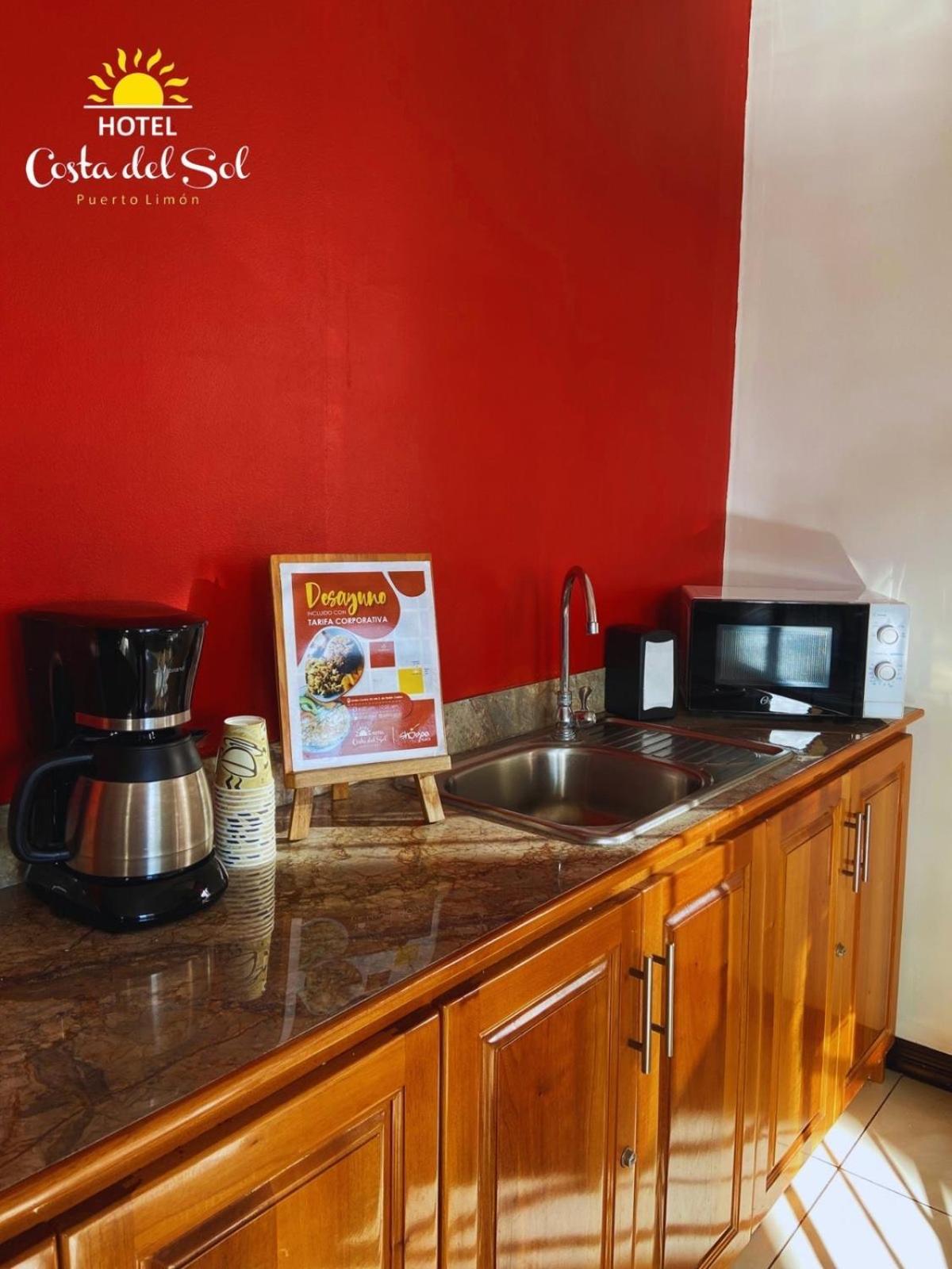 Hotel Costa Del Sol Puerto Limon Extérieur photo
