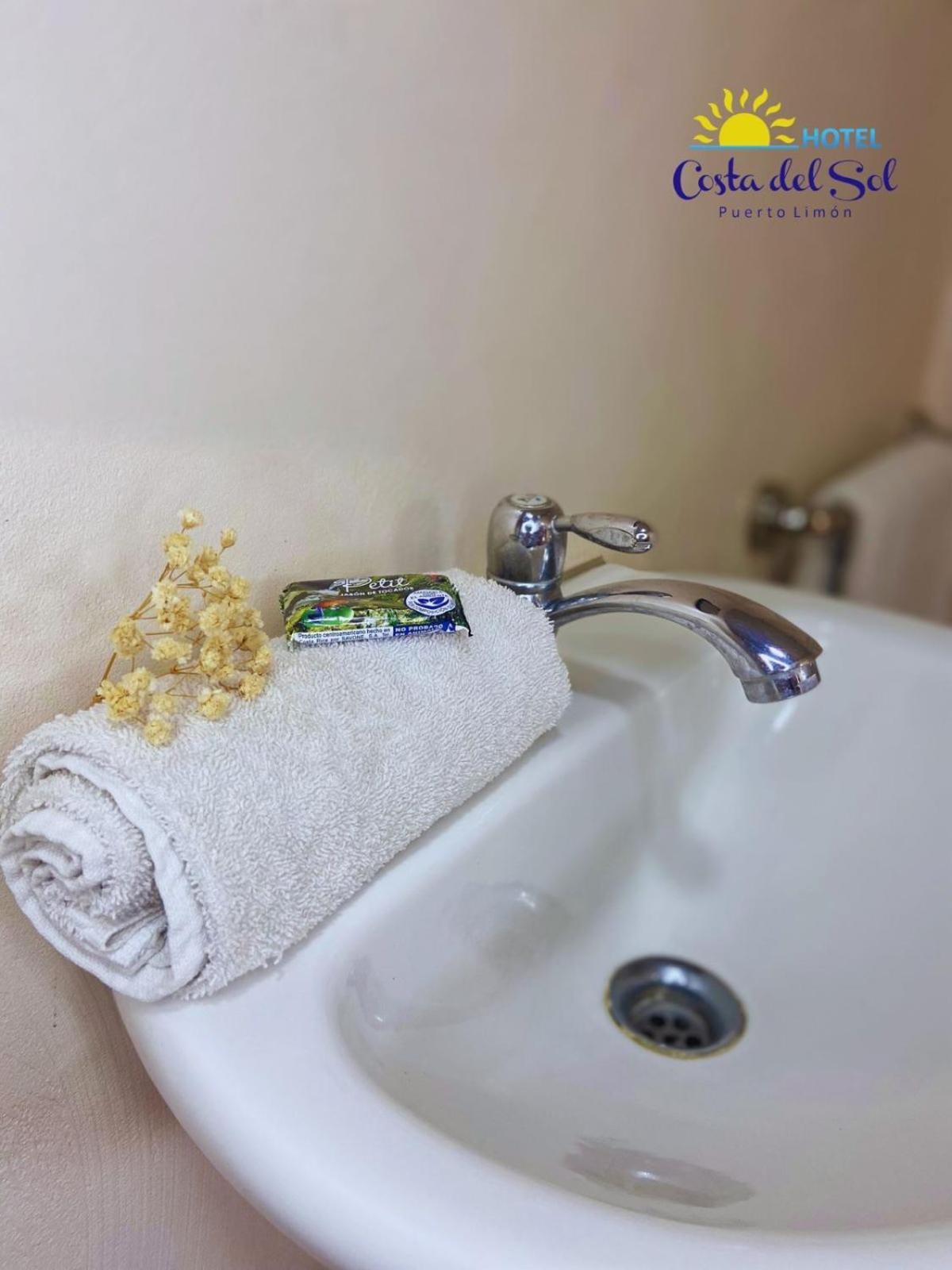 Hotel Costa Del Sol Puerto Limon Extérieur photo