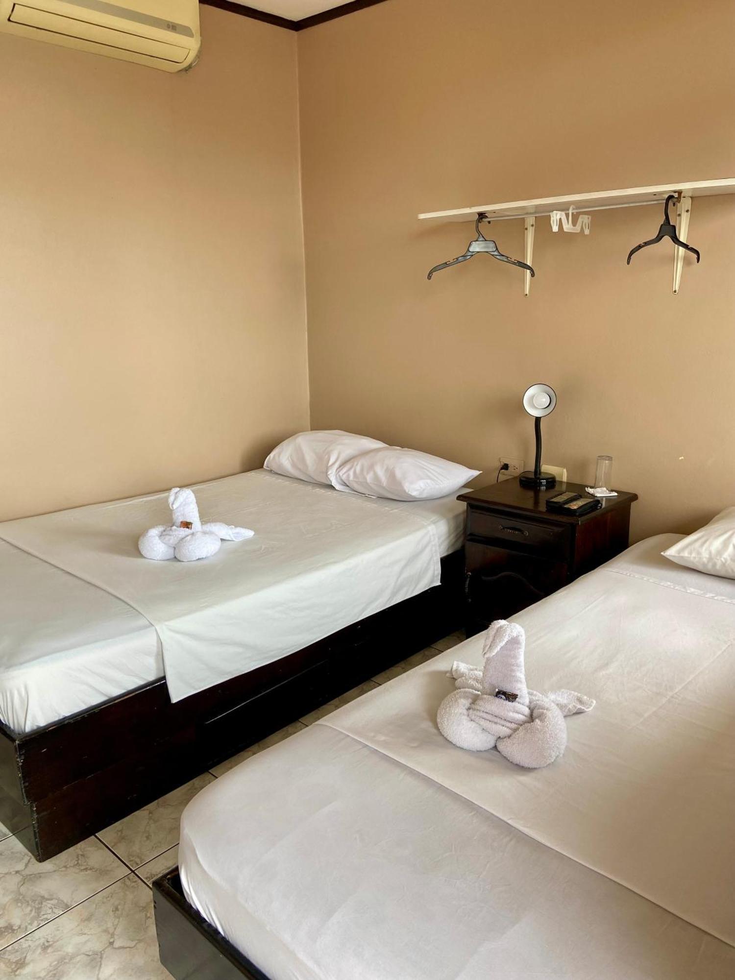 Hotel Costa Del Sol Puerto Limon Extérieur photo