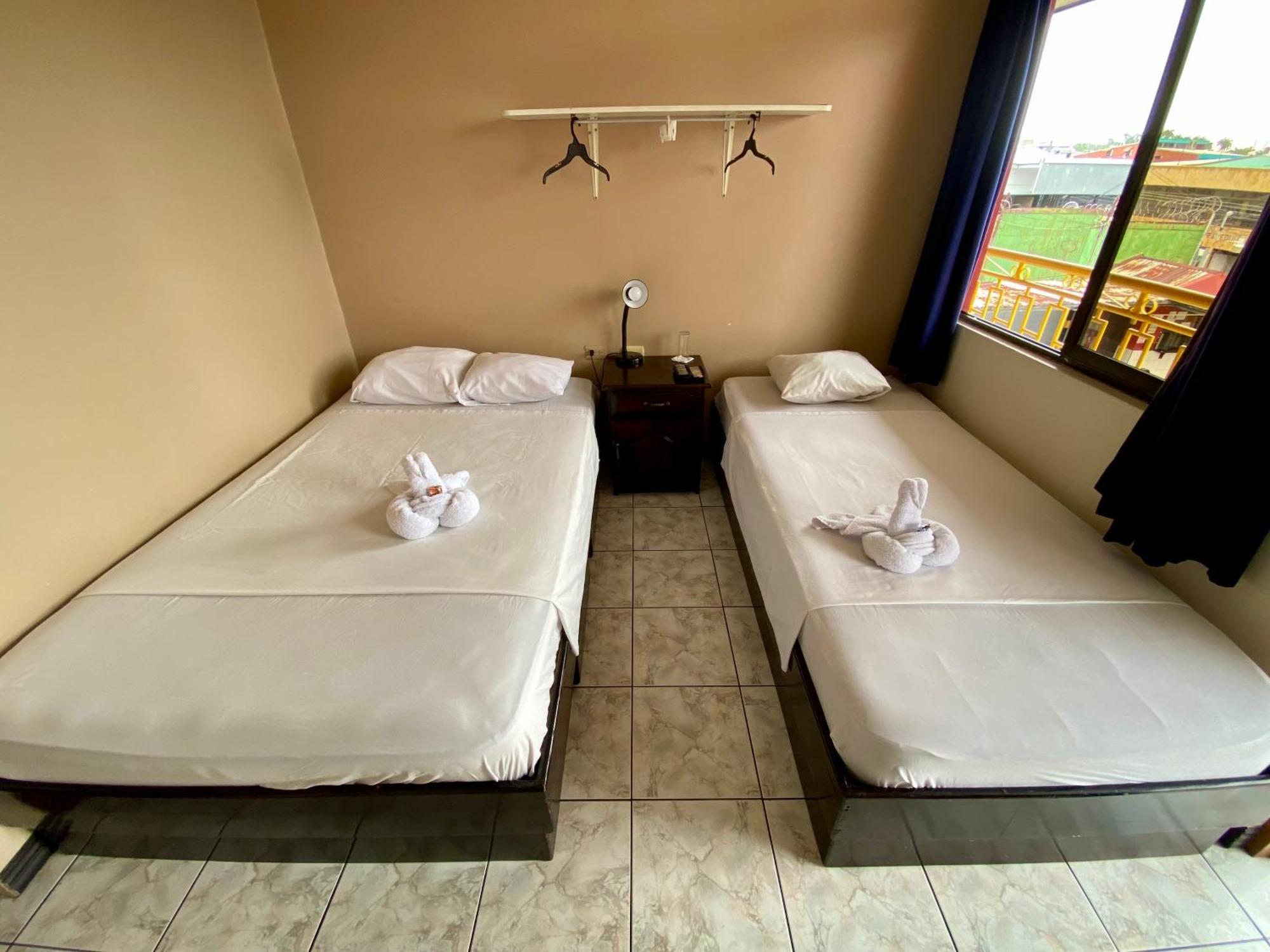Hotel Costa Del Sol Puerto Limon Extérieur photo